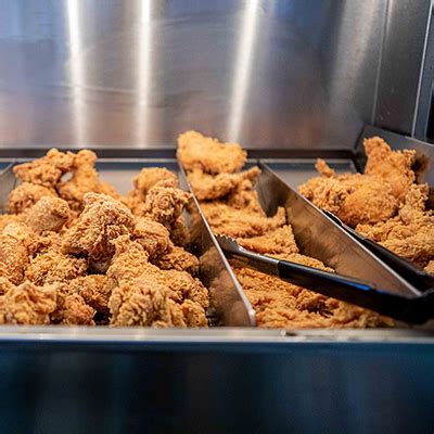 Fried Chicken near Hawthorne CA | Sandwich | Wings | Mom’s Touch | momstouchusa.com