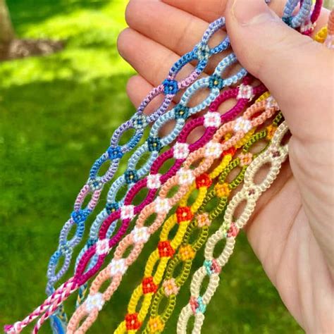 19 Easy Friendship Bracelet Patterns for Beginners - Sarah Maker