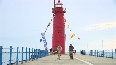 Tours available at historic Muskegon lighthouse | WOODTV.com