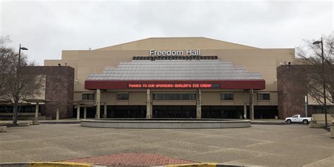 A walk around Freedom Hall with the coach who called it home, Denny Crum - The Athletic