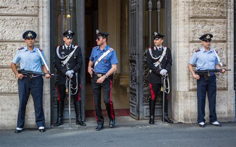 Uniform of the Carabinieri: the crook catchers of Italy