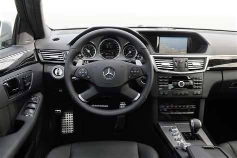 MERCEDES-BENZ W211 - Review and photos