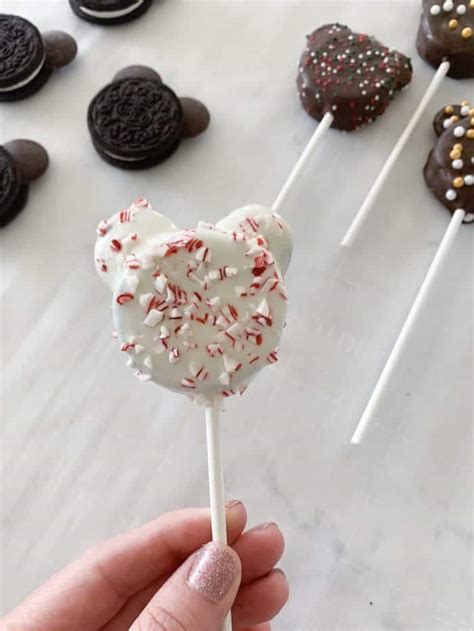 Micky Mouse Chocolate Covered Oreo Pops | Disney Dessert Recipe