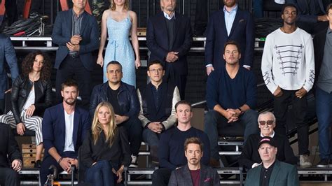 Marvel Studios celebrates its 10th birthday with an epic cast photo ...