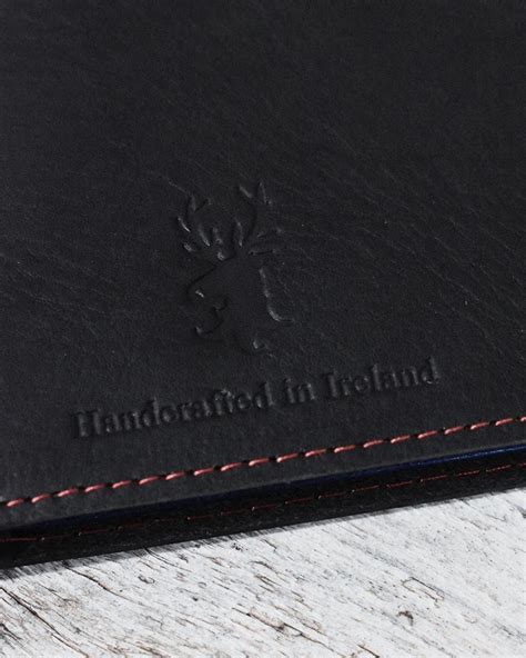 Leather Journal Cover With Pen A5 Black with Red Thread - Mishnóc