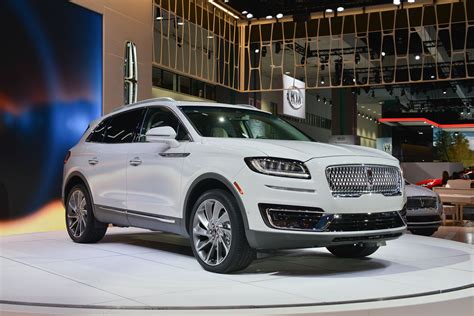 2019 Lincoln Nautilus White | Suv models, Lincoln suv, Lincoln mkx