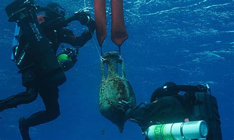 Lecture about the new underwater research at Antikythera - ellines.com