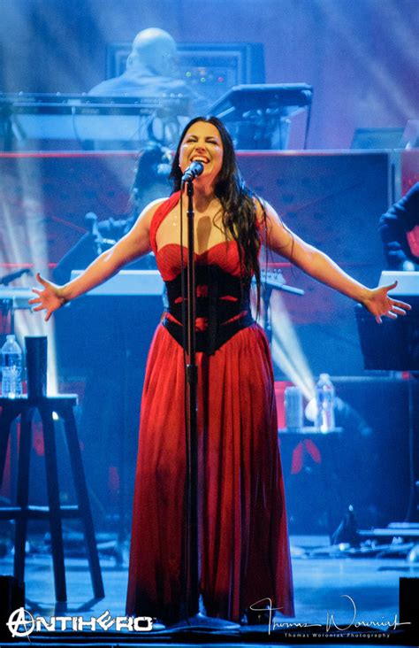 Concert Review and Photos: EVANESCENCE - Synthesis Live at the Kansas ...