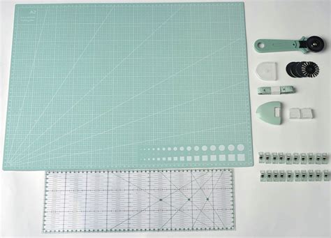 5mm Rotary Cutter with Self-Healing Cutting Mat Sets - China Cutting Mat and Rotary Cutter