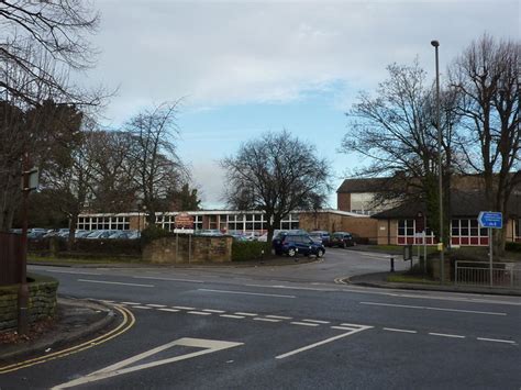 Brookfield Community School,Chatsworth... © Peter Barr :: Geograph ...