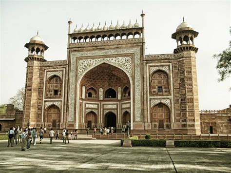 History of Agra - The Story of Agra From Mughals to the British Rule