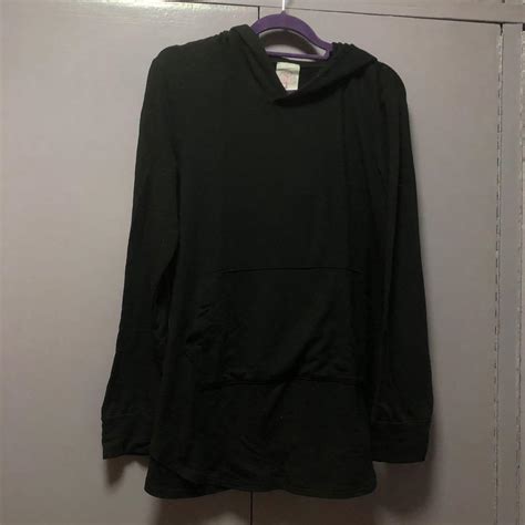 Plain black hoodie, Women's Fashion, Coats, Jackets and Outerwear on Carousell