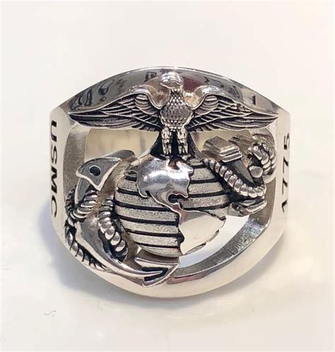 Custom Marine Corps Eagle Globe and Anchor Ring With Cpl Rank and Years ...