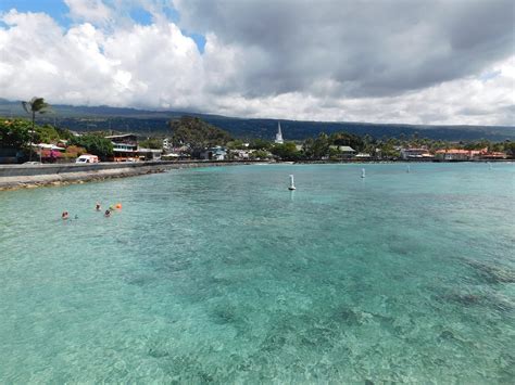 Beautiful Kailua Bay in Kailua-Kona, Hawaii - The World on my Necklace