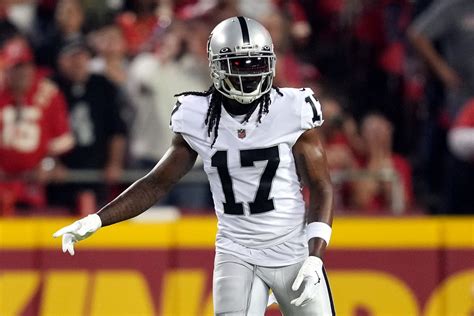 Raiders news: Davante Adams charged for pushing worker in Kansas City - Silver And Black Pride