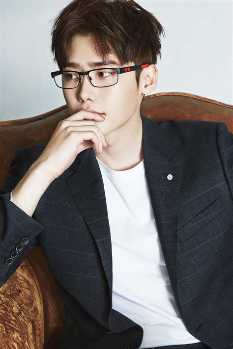 Lee Jong Suk looks casual and chic in latest Oakley pictorial