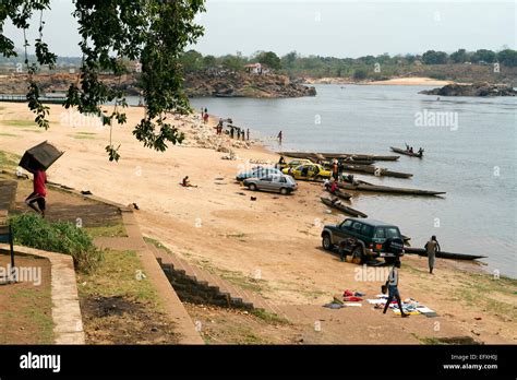 Fishermen bangui ubangi river central hi-res stock photography and ...