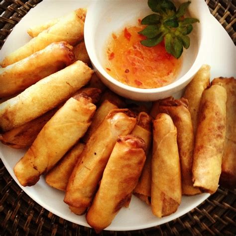 Filipino egg rolls (lumpia)