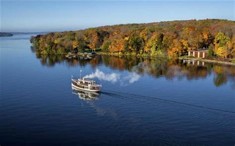 Fall a great time for a Lake Geneva boat tour