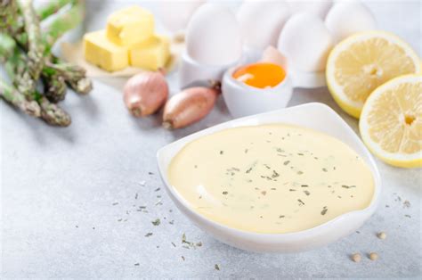 Easy French Béarnaise Sauce Recipe - 2024 - MasterClass