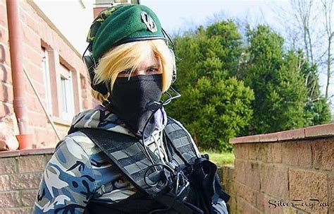 R6 cosplay