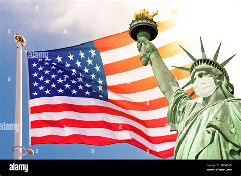 American flag statue of liberty hi-res stock photography and images - Alamy