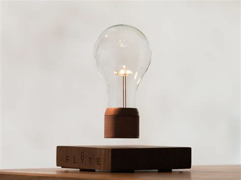 Levitating lightbulb takes Flyte