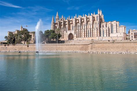 35 Famous Spanish Landmarks To Plan Your Road Trip Around!