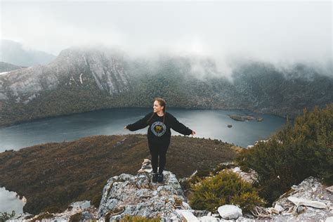 Hiking the Cradle Mountain Summit in Tasmania — Gentri Lee Blog