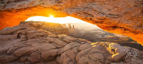 Sacred Mesa Arch Sunrise | Mesa Arch, Canyonlands National Park, Utah ...