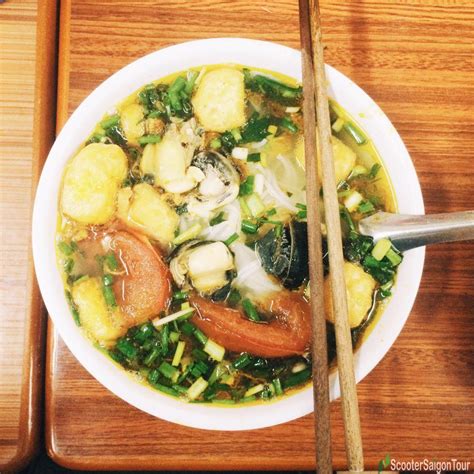 Vietnamese Rice Noodle Soup With Snail - Scooter Saigon Tour