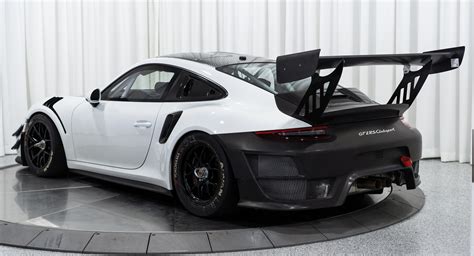 Brand New Porsche 911 GT2 RS Clubsport Is A Track-Day Enthusiast's Wet Dream | Carscoops