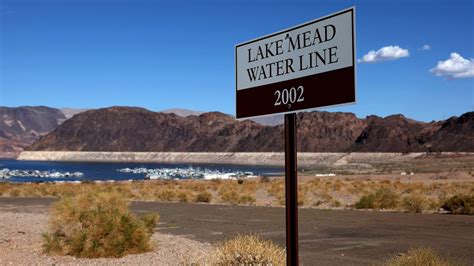 Officials identify set of human remains found amid Lake Mead drought ...