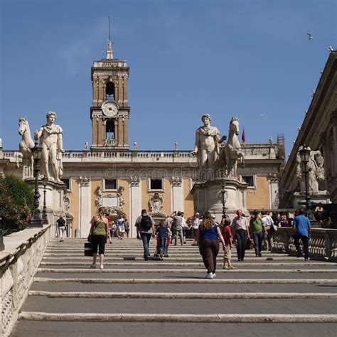 Roman Statues In Capitoline Museum Editorial Photo - Image of decorated, historic: 17580406