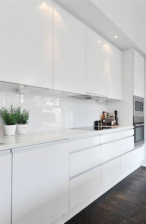 White Splashback Ideas