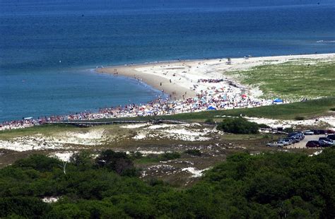 Concert series at Crane Beach provides ‘Fresh Air Tunes' - The Boston Globe