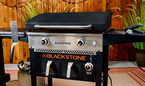 Blackstone 2-Burner 28" Griddle Combo with Air Fryer and Hood - Grilling Montana