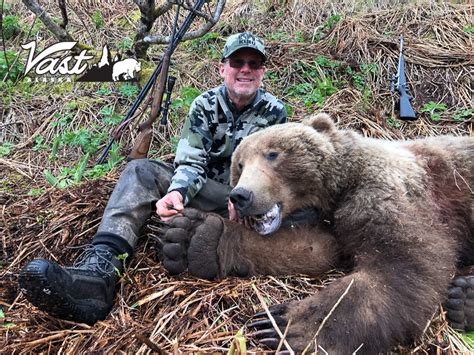 Alaska Brown Bear Guides on the Alaska Peninsula - Vast Alaska