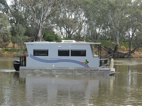 River Explorer - Moama on Murray Houseboats