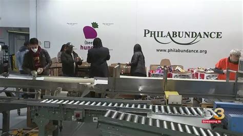 Philadelphia lawmakers volunteer at Philabundance in South Philly - YouTube