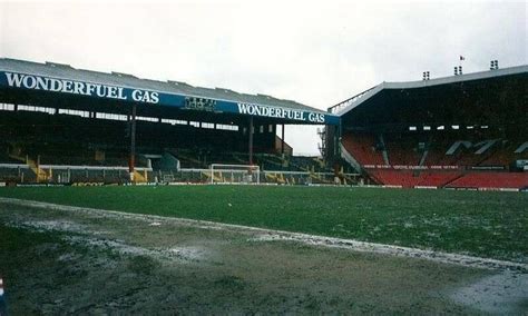 The Stretford End, Old Trafford #manchester #mufc | Manchester united football, Manchester ...