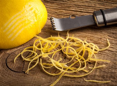 Best Lemon Zesters For Quick Zesting (Reviews & Guide)