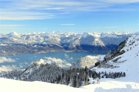 Stay in Evian at the hotel Les Cygnes *** on the shores of Lake Geneva Switzerland