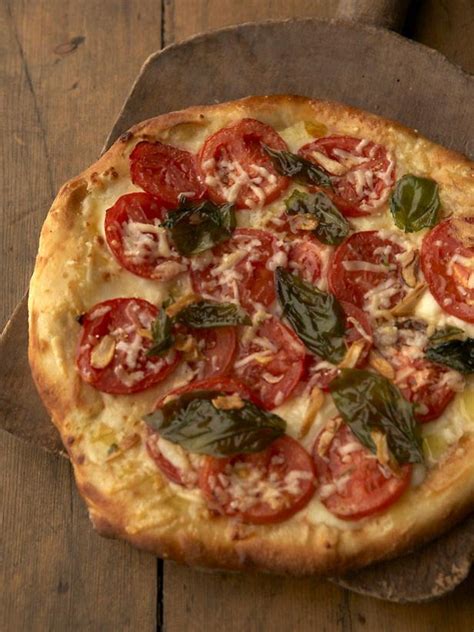 Pizza with Fresh Tomatoes and Basil Recipe | Giada De Laurentiis | Food ...