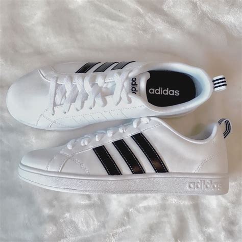 Darken mágnes sár adidas black and white striped shoes űrhajós ...