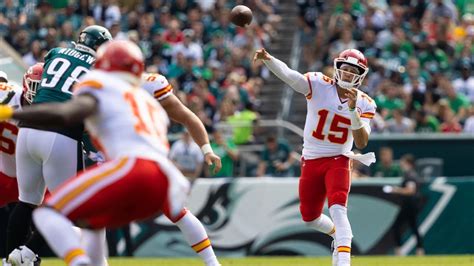 Eagles vs. Chiefs score: Andy Reid makes NFL history as Patrick Mahomes, Tyreek Hill have a ...