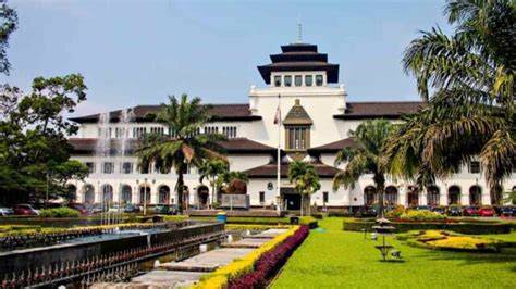 Gedung Sate Museum Bandung Guide & Entrance Ticket - IdeTrips