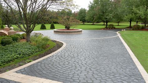 3 Reasons to Choose Brick Paving Over Concrete | Seasonal Landscape