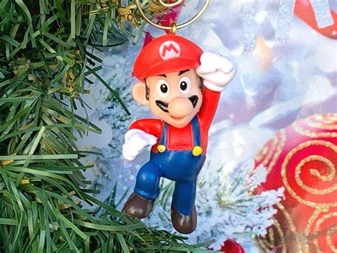 Nintendo Super Mario Bros Mario Figure 2.5" Christmas Tree Ornament ...