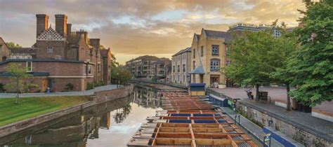 Cambridgeshire attractions - Scudamore's Punting